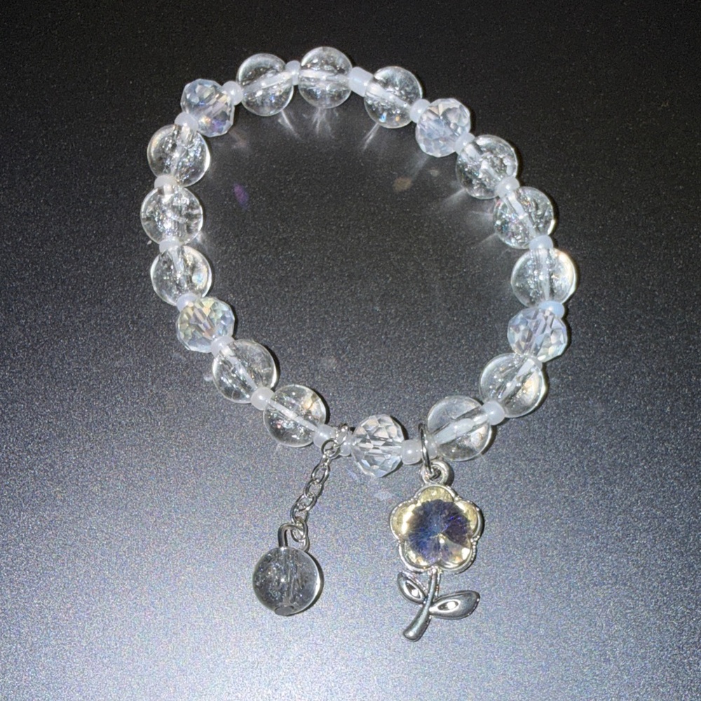 Chic Silver Flower Charm Bracelet